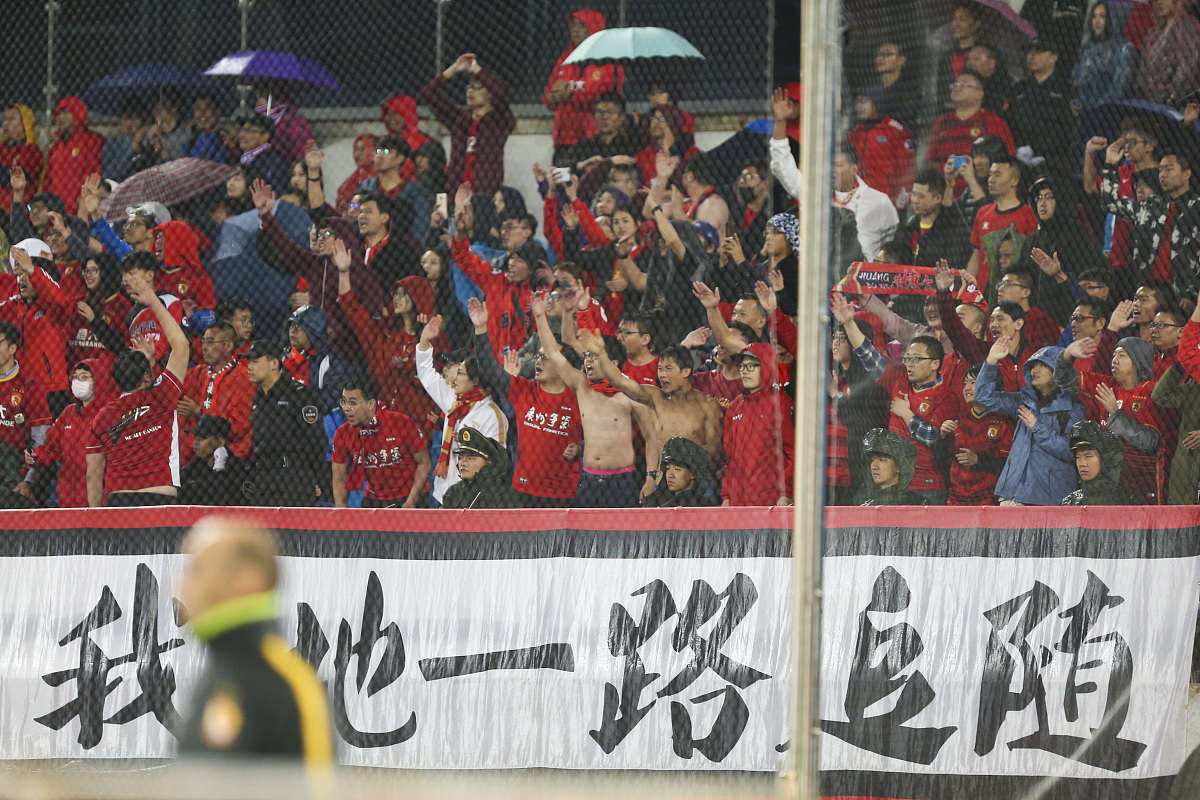 爱游戏大厅-关于亚眠队再次遇险，艰难战胜对手，取得宝贵三分的信息