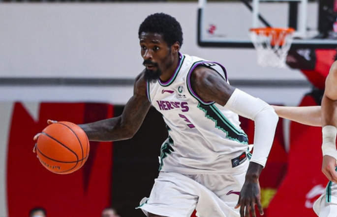 爱游戏在线-绿衫军主场大胜奇才，豪取七连胜