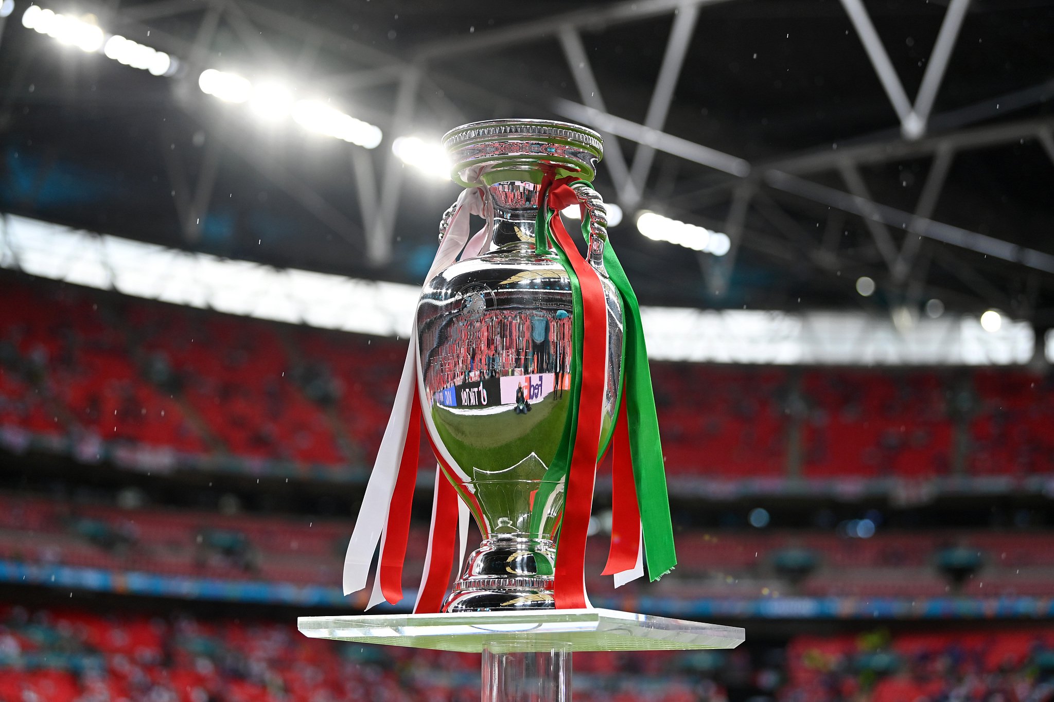 欧洲杯预选赛战火激烈,球队士气高昂的简单介绍 欧洲杯预选赛战火激烈,球队士气高昂的简单介绍