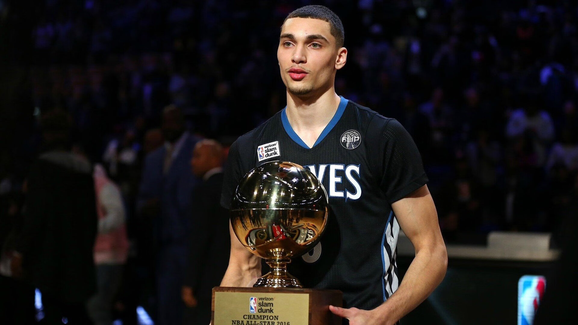 莱万之夜，年度焦点之战，连续得分拉开不可逾越的差距