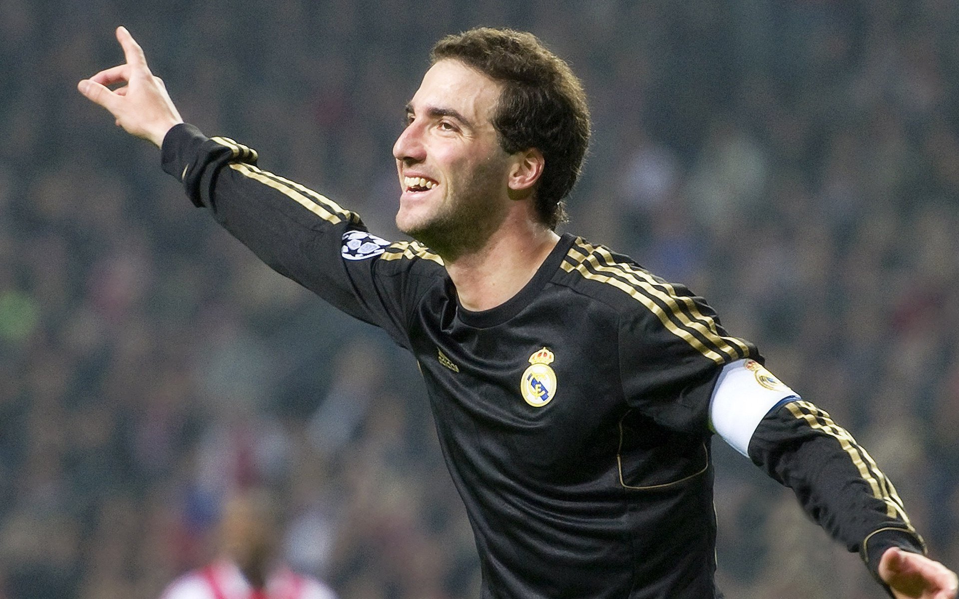 赛道上的毫厘之争，阿隆索关键制胜，索伯车队险胜威廉姆斯